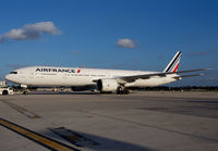 Filename=AIRFRANCE_777-300_F-GZNJ_MIA_1012_JP_small.jpg
Filesize=137KiB
Dimensions=1000x695
Date added=Mar 31, 2013 AIRFRANCE_777-300_F-GZNJ_MIA_1012_JP_small.jpg