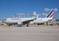 Filename=AIRFRANCE_A320_F-HEPF_MIA_1014_JP_small1.jpg
Filesize=235KiB
Dimensions=1299x903
Date added=May 18, 2016 AIRFRANCE_A320_F-HEPF_MIA_1014_JP_small1.jpg