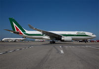 Filename=ALITALIA_A330-200_EI-EJJ_JFK_0713D_JP_small.jpg
Filesize=171KiB
Dimensions=1000x695
Date added=Aug 06, 2013 ALITALIA_A330-200_EI-EJJ_JFK_0713D_JP_small.jpg