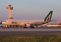 Filename=ALITALIA_A330-200_EI-EJJ_JFK_0916_JP_small.jpg
Filesize=237KiB
Dimensions=1299x903
Date added=Oct 26, 2016 ALITALIA_A330-200_EI-EJJ_JFK_0916_JP_small.jpg