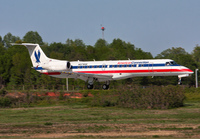 AMERICANCONNECTION_EMB145_N379SK_CLT_0409_JP_small1.jpg