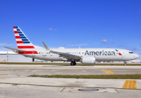 AMERICAN_737-800MAX_N310RF_MIA_0119_JP_small.jpg