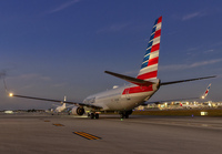 AMERICAN_737-800_N922NN_MIA_1125A_JP_small.jpg