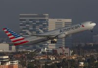 AMERICAN_767-300_N393AN_LAX_0616_14_JP_small.jpg