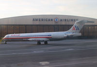 AMERICAN_MD80_N9414W_LGA_0211_JP_small.jpg