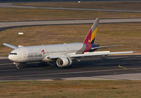 Filename=ASIANA_777-200_HL7756_FRA_1107D_JP.jpg
Filesize=174KiB
Dimensions=1000x695
Date added=Sep 26, 2011 ASIANA_777-200_HL7756_FRA_1107D_JP.jpg