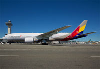 Filename=ASIANA_777-200_HL8284_JFK_0913C_JP_small.jpg
Filesize=184KiB
Dimensions=1000x695
Date added=Jan 04, 2014 ASIANA_777-200_HL8284_JFK_0913C_JP_small.jpg