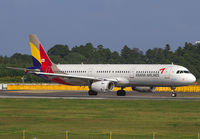Filename=ASIANA_A321_HL723_NRT_1011B_JP_small.jpg
Filesize=340KiB
Dimensions=1299x903
Date added=Oct 14, 2015 ASIANA_A321_HL723_NRT_1011B_JP_small.jpg