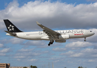 Filename=AVIANCA_A330-200_N279AV_MIA_0115AB_JP_small.jpg
Filesize=618KiB
Dimensions=1400x973
Date added=Oct 24, 2017 AVIANCA_A330-200_N279AV_MIA_0115AB_JP_small.jpg