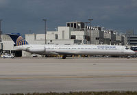 CONTINENTAL_MD80_N15841_MIA_0103_JP_small.jpg