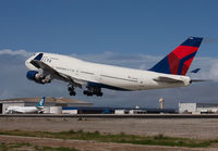 DELTA_747-400_N666US_LAX_0210X_JP_small.jpg