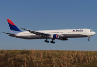 DELTA_767-400_N832MH_ATL_1106_JP_SMALL.jpg