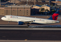 DELTA_A320_N373NW_PHX_1114D_jP_small.jpg