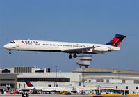 DELTA_MD88_N921DL_MIA_0114C_JP_small.jpg