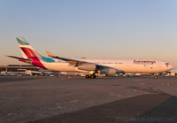 Filename=EUROWINGS_A340-300_OO-SCW_JFK_0618_1_JP_small.jpg
Filesize=788KiB
Dimensions=1400x973
Date added=Jul 03, 2018 EUROWINGS_A340-300_OO-SCW_JFK_0618_1_JP_small.jpg
