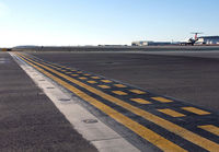 Filename=HOLDSHORTBAR-LIGHTS-RWY_LAX_0208B.jpg
Filesize=208KiB
Dimensions=1000x695
Date added=Apr 23, 2009 HOLDSHORTBAR-LIGHTS-RWY_LAX_0208B.jpg