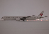 Filename=JAL_777-300_JA737J_JFK_0318A_8_JP_small1.jpg
Filesize=528KiB
Dimensions=1400x973
Date added=Feb 20, 2019 JAL_777-300_JA737J_JFK_0318A_8_JP_small1.jpg