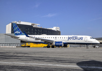 JETBLUE_E190_N236JB_JFK_0919_JP_small.jpg