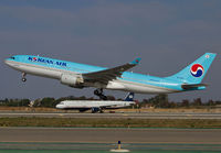 KOREAN_A330-200_HL7552_LAX_1111F_JP_small.jpg