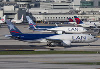 LANCARGO_777F_N776LA_MIA_0115B_JP_small.jpg