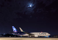 LAN_767-300_LV-CKU_MIA_0114B_JP_small.jpg