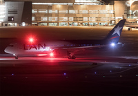 Filename=LAN_787-8_CC-BBJ_MIA_0217_4_JP_small.jpg
Filesize=873KiB
Dimensions=1400x973
Date added=Jun 19, 2017 LAN_787-8_CC-BBJ_MIA_0217_4_JP_small.jpg