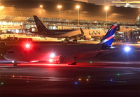 Filename=LAN_787-9_CC-BGK_MIA_0217_JP_small.jpg
Filesize=998KiB
Dimensions=1400x973
Date added=Jan 26, 2018 LAN_787-9_CC-BGK_MIA_0217_JP_small.jpg