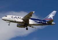 LAN_A318_HC-CHO_UIO_0211J_JP_small.jpg