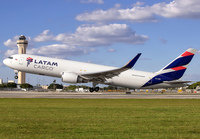 LATAMCARGO_767-300F_CC-CXE_MIA_1022_4_JP_small.jpg