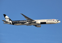 LATAM_777-300_PT-MUA_MIA_0120Y_1_JP_small.jpg