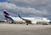 Filename=LATAM_A320_CC-BFK_MIA_0124_JP_small.jpg
Filesize=815KiB
Dimensions=1400x973
Date added=Jan 30, 2024 LATAM_A320_CC-BFK_MIA_0124_JP_small.jpg