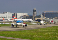 Filename=LINEUP_ZRH_0802_JP_small.jpg
Filesize=882KiB
Dimensions=1400x973
Date added=Nov 25, 2020 LINEUP_ZRH_0802_JP_small.jpg