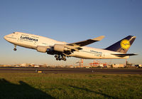 Filename=LUFTHANSA_747-400_D-ABVO_EWR_0913D_JP_small.jpg
Filesize=175KiB
Dimensions=1000x695
Date added=Jan 10, 2014 LUFTHANSA_747-400_D-ABVO_EWR_0913D_JP_small.jpg