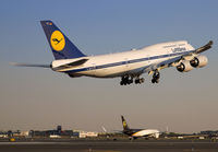 Filename=LUFTHANSA_747-8_D-ABYT_EWR_0515AAA_JP_small1.jpg
Filesize=193KiB
Dimensions=1299x903
Date added=Aug 14, 2016 LUFTHANSA_747-8_D-ABYT_EWR_0515AAA_JP_small1.jpg