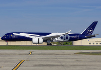 LUFTHANSA_A350-900_D-AIXL_CLT_0226_8_JP_small.jpg