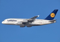 Filename=LUFTHANSA_A380_D-AIMK_JFK_1018_8_JP_small.jpg
Filesize=667KiB
Dimensions=1400x973
Date added=Oct 25, 2018 LUFTHANSA_A380_D-AIMK_JFK_1018_8_JP_small.jpg