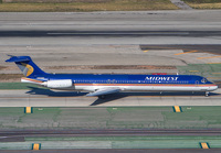 MIDWEST_MD80_N701ME_LAX_1204B_JP_small1.jpg