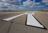 Filename=RUNWAY26R_MIA_1013_JP_small.jpg
Filesize=339KiB
Dimensions=1000x695
Date added=Jul 04, 2014 RUNWAY26R_MIA_1013_JP_small.jpg