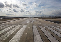 RUNWAY27R_ATL_0315D_JP_small.jpg