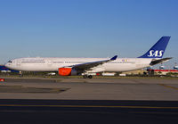 Filename=SAS_A330-300_LN-RKO_EWR_0913C_JP_small.jpg
Filesize=114KiB
Dimensions=1000x695
Date added=Dec 09, 2013 SAS_A330-300_LN-RKO_EWR_0913C_JP_small.jpg