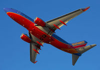 SOUTHWEST_737-700_N487_LAX_0213C_JP_small.jpg