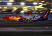 SUNCOUNTRY_737-800_N835SY_LAX_1221_4_JP_small.jpg