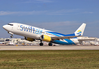 SWIFT_737-400_N438US_MIA_1218_1_JP_small.jpg