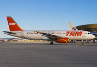 TAM_A320_PR-MAK_MIA_1006_JP_small.jpg