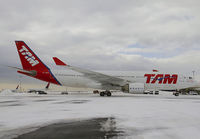 TAM_A330-200_PT-MVA_JFK_0111B_JP_small.jpg