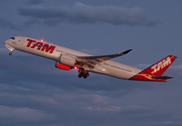 Filename=TAM_A350-900_PR-XTA_JFK_0919_26_JP_small.jpg
Filesize=648KiB
Dimensions=1400x973
Date added=Feb 06, 2020 TAM_A350-900_PR-XTA_JFK_0919_26_JP_small.jpg