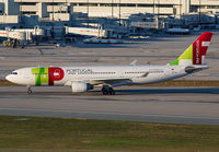 TAP_A330-200_CS-TOF_MIA_0113_JP_small.jpg