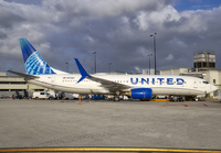 UNITED_737-800_N37267_MIA_0120_1_JP_small.jpg