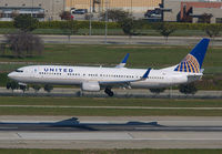 UNITED_737-900_N36444_LAX_0213_JP_small.jpg