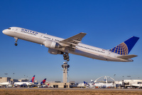 UNITED_757-200_N574UA_LAX_1113E_JP_small.jpg